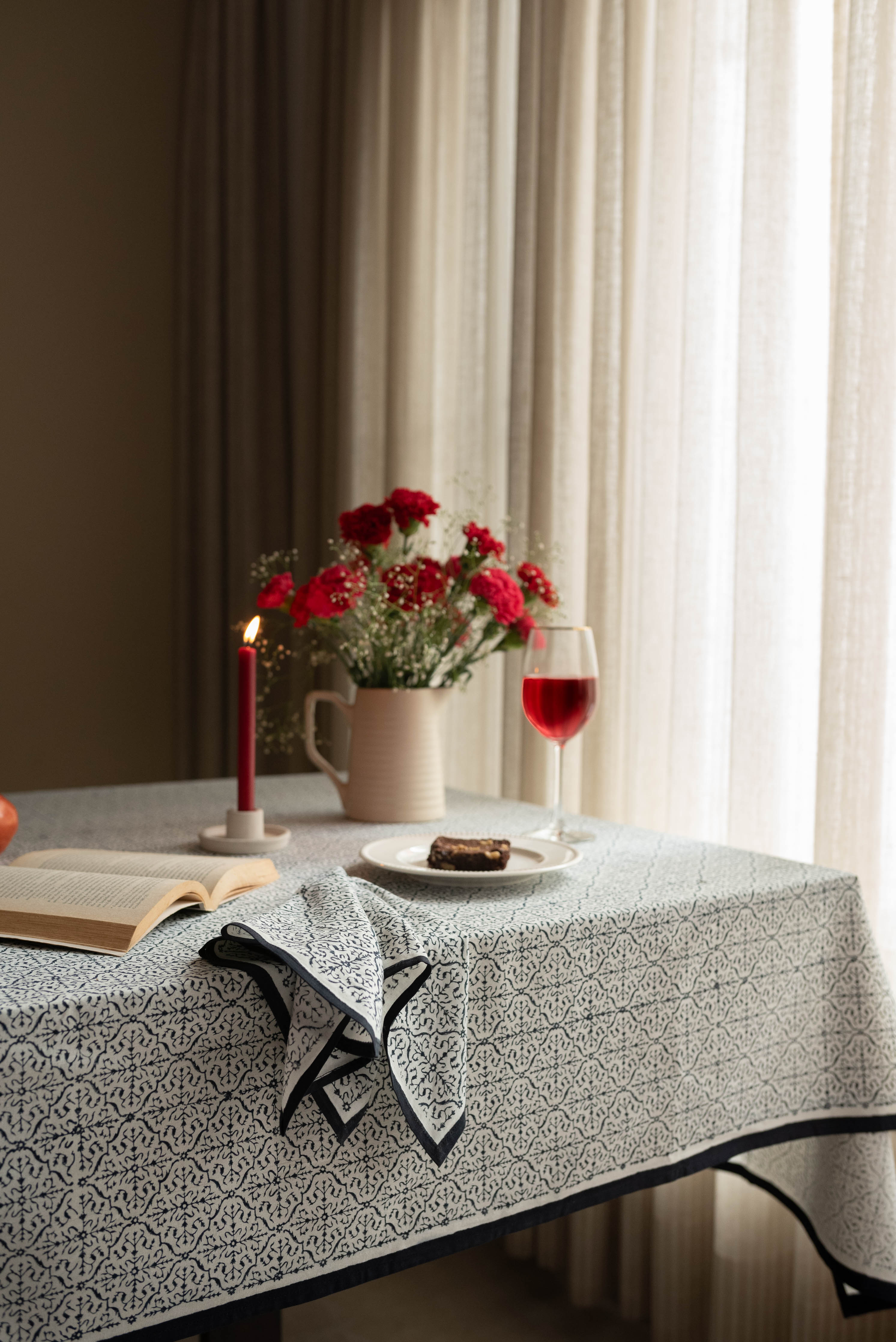 Tablecloth & Napkins Set