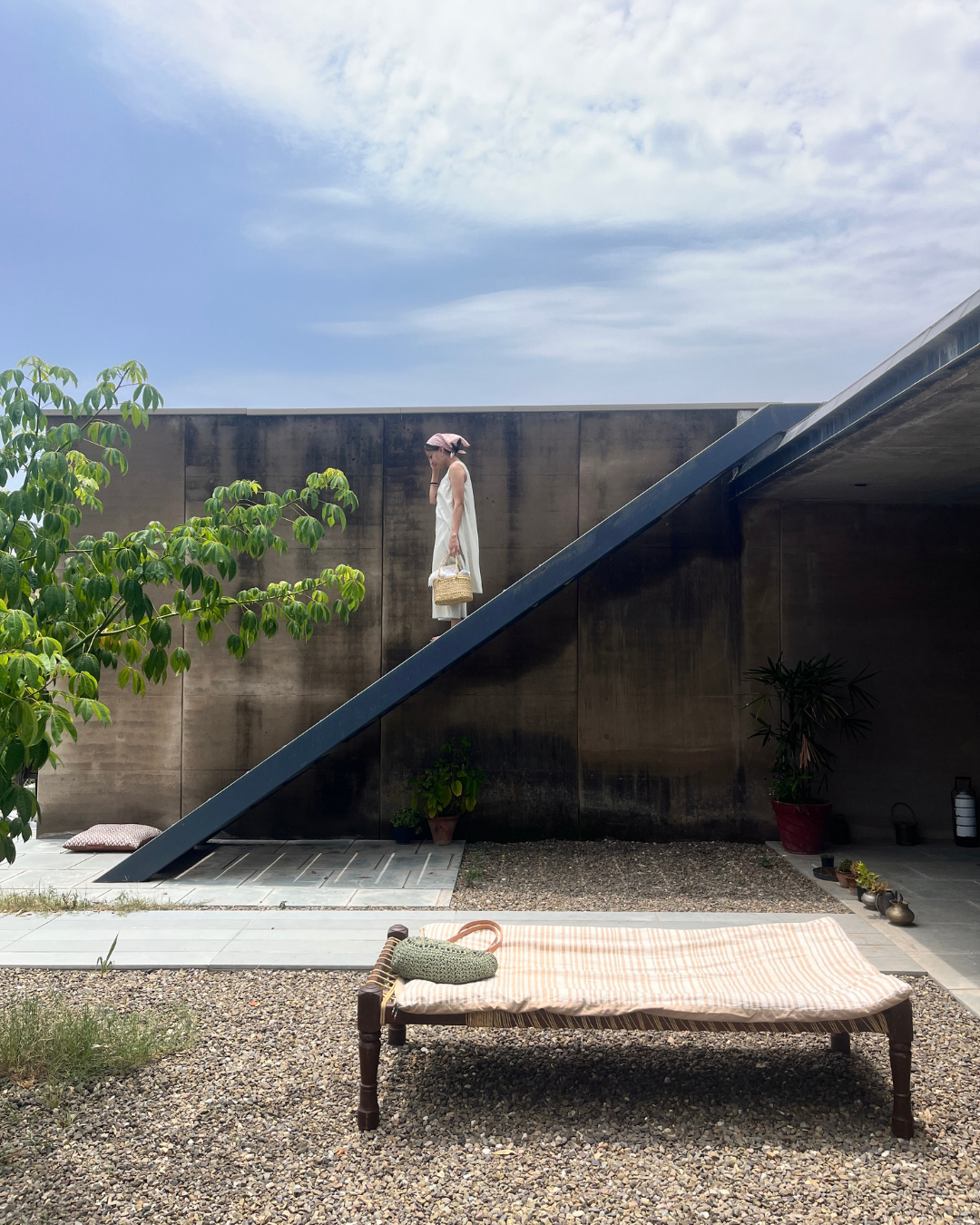 Charpais (daybed) placed everywhere