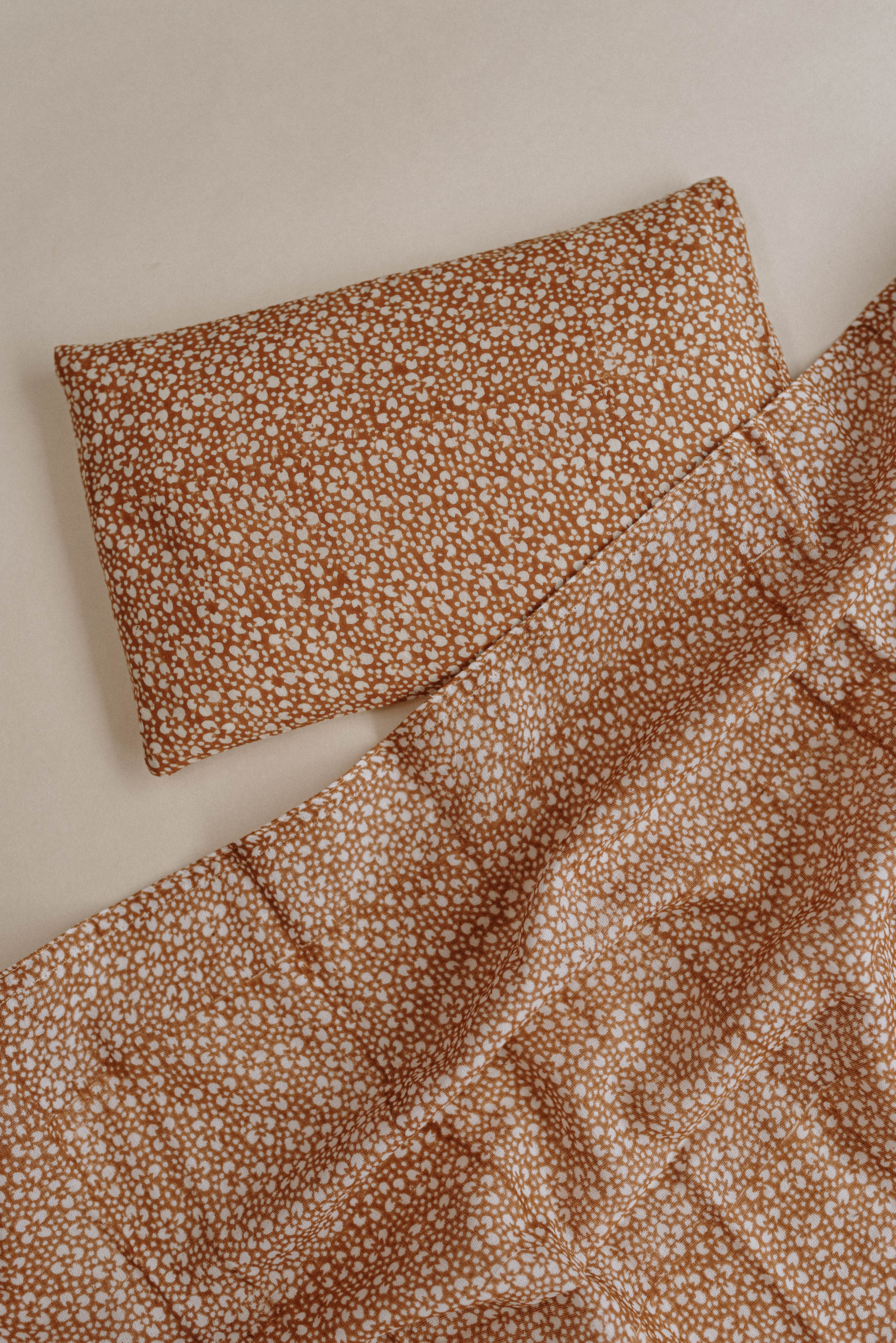 Head-shaping Mustard Rai Pillow - Garden