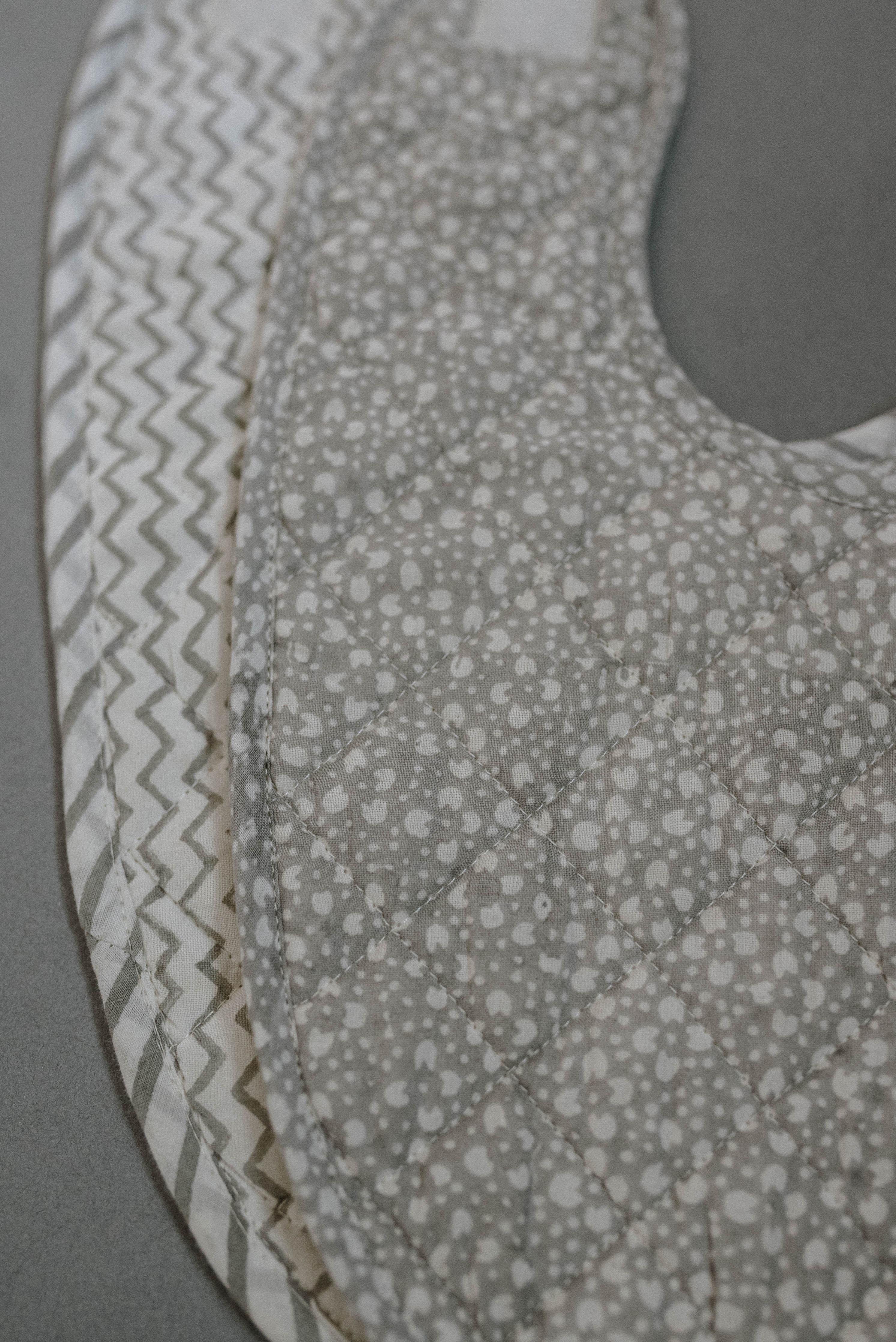 Dolen Bib Set of 2